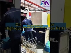 Bem-vindos ao enorme armazém de 10.000 m2 do Tech Master!